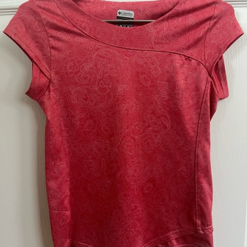 Columbia Sportswear Short Sleeve Coral Pink Tee Size XS